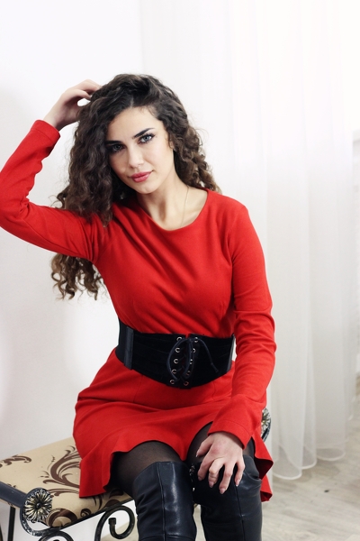 Elegant Olena, 25 y.o. from Mykolaiv, Ukraine with Chestnut hair — VeronikaLove