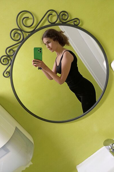 Elegant Olena, 25 y.o. from Mykolaiv, Ukraine with Chestnut hair — VeronikaLove