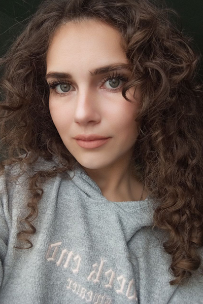 Elegant Olena, 25 y.o. from Mykolaiv, Ukraine with Chestnut hair — VeronikaLove