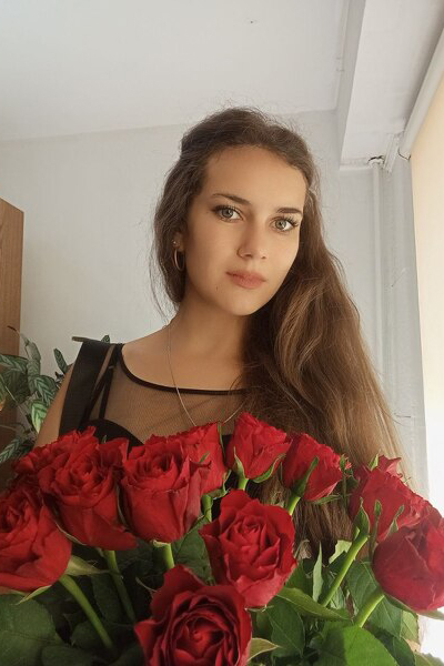Elegant Olena, 25 y.o. from Mykolaiv, Ukraine with Chestnut hair — VeronikaLove