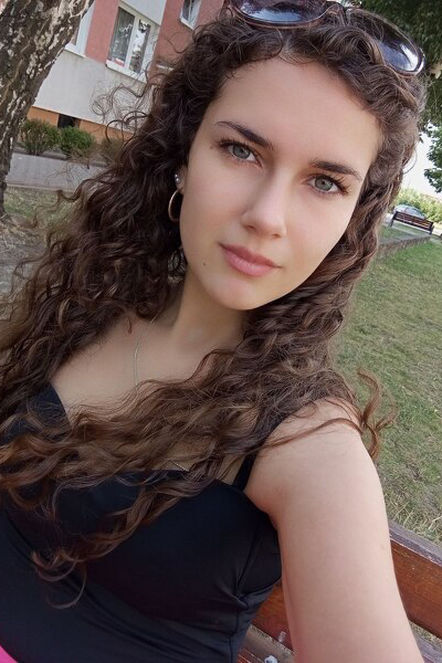 Elegant Olena, 25 y.o. from Mykolaiv, Ukraine with Chestnut hair — VeronikaLove