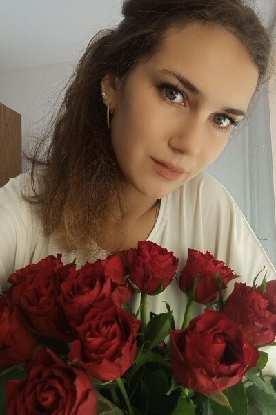Elegant Olena, 25 y.o. from Mykolaiv, Ukraine with Chestnut hair — VeronikaLove