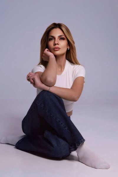 Enchanting Bogdana, 33 y.o. from Zhytomyr, Ukraine with Light-brown hair — VeronikaLove