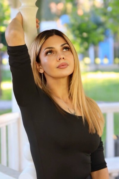 Enchanting Bogdana, 33 y.o. from Zhytomyr, Ukraine with Light-brown hair — VeronikaLove