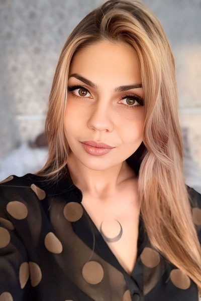 Enchanting Bogdana, 33 y.o. from Zhytomyr, Ukraine with Light-brown hair — VeronikaLove