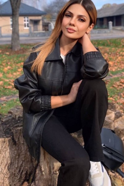 Enchanting Bogdana, 33 y.o. from Zhytomyr, Ukraine with Light-brown hair — VeronikaLove