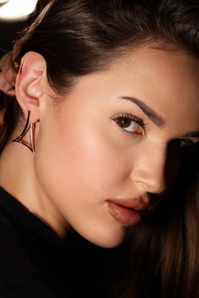 Joyful Bogdana, 23 y.o. from Kyiv, Ukraine with Brown hair — VeronikaLove