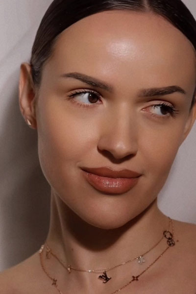 Joyful Bogdana, 23 y.o. from Kyiv, Ukraine with Brown hair — VeronikaLove