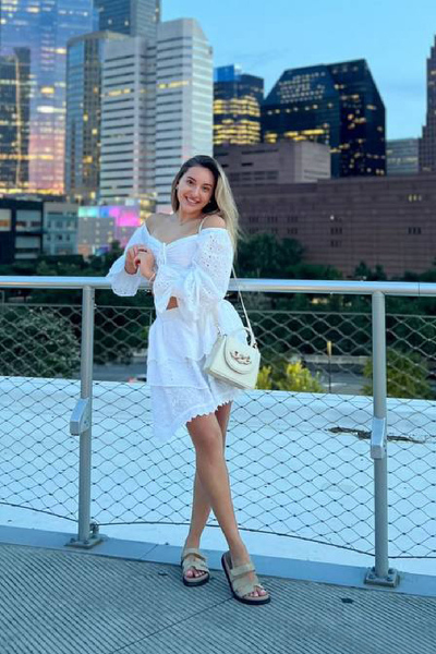 Magnetic Allure: Aleksandra, 23 y.o. from Texas, United States — VeronikaLove