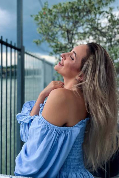 Magnetic Allure: Aleksandra, 23 y.o. from Texas, United States — VeronikaLove