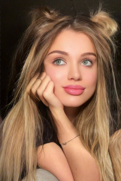 Alluring Presence: Mariya, 22 y.o. from Poltava, Ukraine — VeronikaLove
