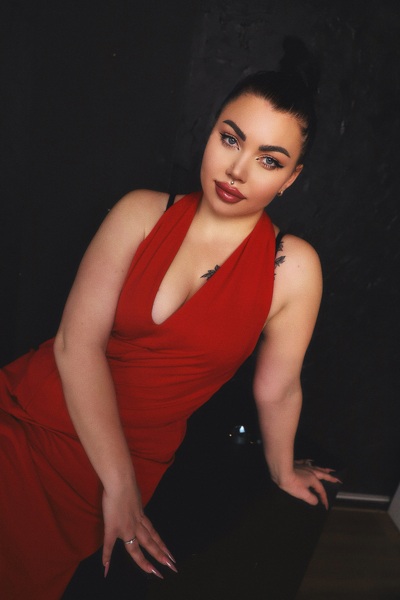 Captivating Beauty: Oksana, 31 y.o. from Mykolaiv, Ukraine — VeronikaLove