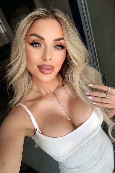 Enthralling Gaze: Kristina, 36 y.o. from Lviv, Ukraine — VeronikaLove