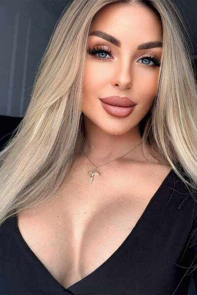 Enthralling Gaze: Kristina, 36 y.o. from Lviv, Ukraine — VeronikaLove