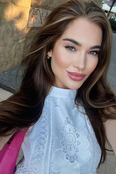 Alluring Kateryna, 25 y.o. from Odesa, Ukraine with Chestnut hair — VeronikaLove