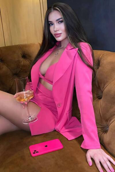 Alluring Kateryna, 25 y.o. from Odesa, Ukraine with Chestnut hair — VeronikaLove