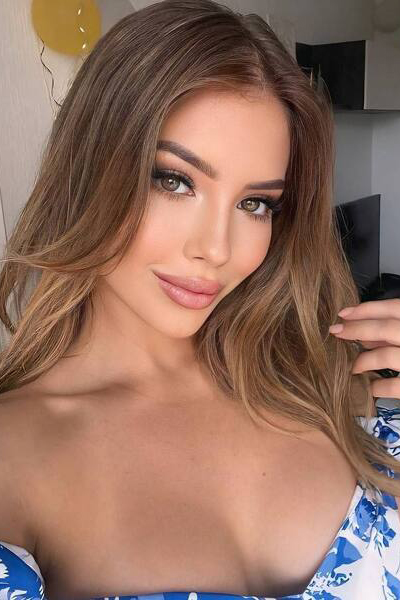 Enchanting Andreina Carolina, 28 y.o. from Barcelona, Spain with Light-brown hair — VeronikaLove
