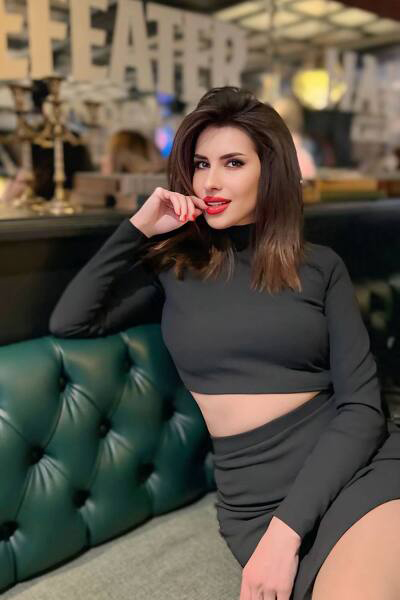 Whimsical Svitlana , 40 y.o. from Prague, Czech Republic with Light-brown hair — VeronikaLove