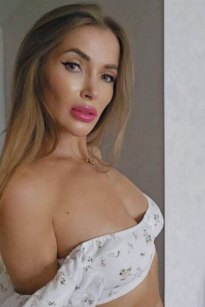 Ethereal Charm: Kseniya, 44 y.o. from Kharkiv, Ukraine — VeronikaLove