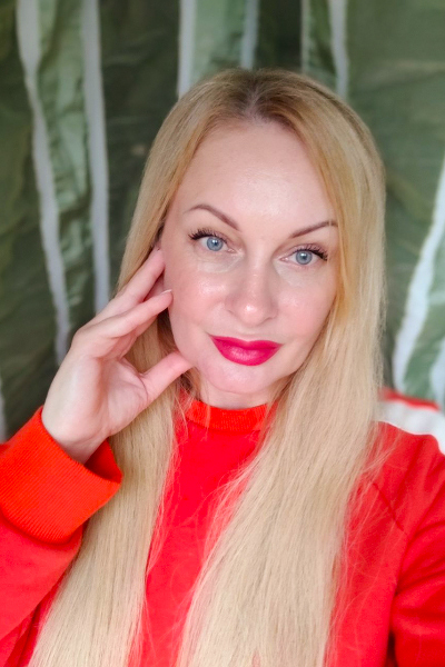 Magnetic Allure: Nataliya, 44 y.o. from Kharkiv, Ukraine — VeronikaLove