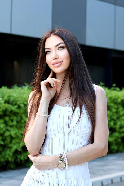 Graceful Charm: Alena, 38 y.o. from Kyiv, Ukraine — VeronikaLove