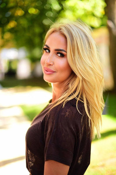 Timeless Grace: Victoriia, 53 y.o. from Odesa, Ukraine — VeronikaLove