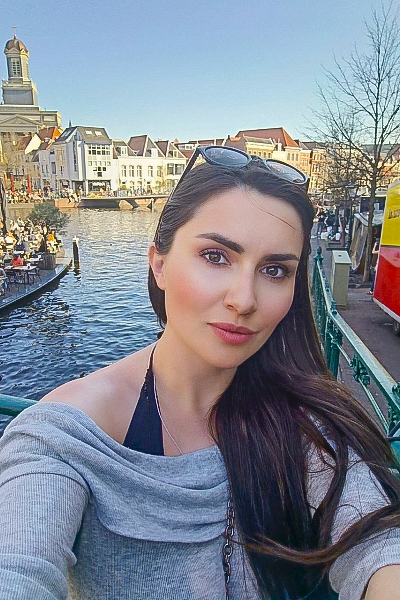 Enchanting Gaze: Kateryna, 32 y.o. from Paris, France — VeronikaLove