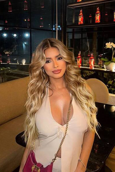 Mystical Presence: Isabella Sajaty, 23 y.o. from Kansas, United States — VeronikaLove