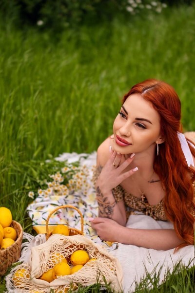 Magnetic Appeal: Olena, 30 y.o. from Odesa, Ukraine — VeronikaLove