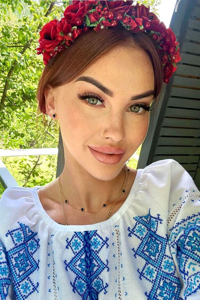 Magnetic Appeal: Olena, 29 y.o. from Odesa, Ukraine — VeronikaLove