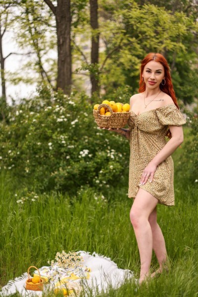 Magnetic Appeal: Olena, 30 y.o. from Odesa, Ukraine — VeronikaLove