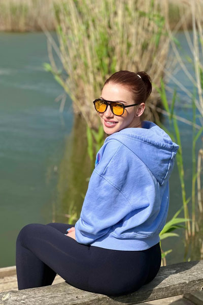 Magnetic Appeal: Olena, 29 y.o. from Odesa, Ukraine — VeronikaLove