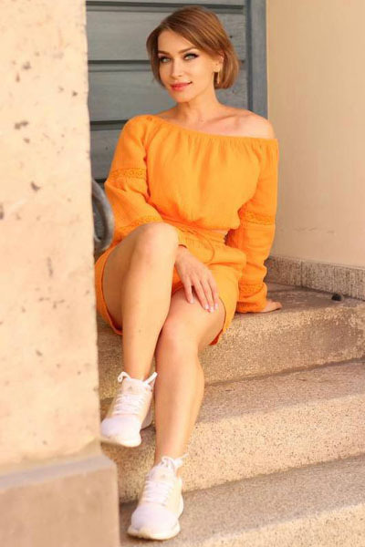 Timeless Beauty: Kateryna, 42 y.o. from Kharkiv, Ukraine — VeronikaLove
