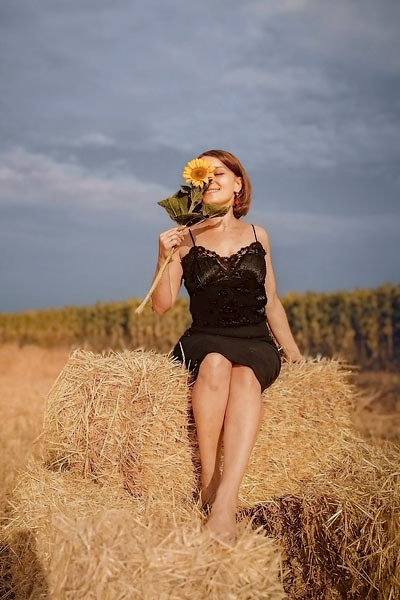 Timeless Beauty: Kateryna, 42 y.o. from Kharkiv, Ukraine — VeronikaLove