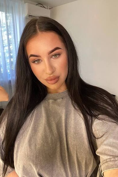 Dazzling Charm: Yulia, 22 y.o. from Rivne, Ukraine — VeronikaLove