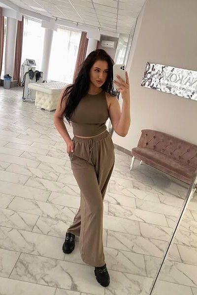 Dazzling Charm: Yulia, 22 y.o. from Rivne, Ukraine — VeronikaLove