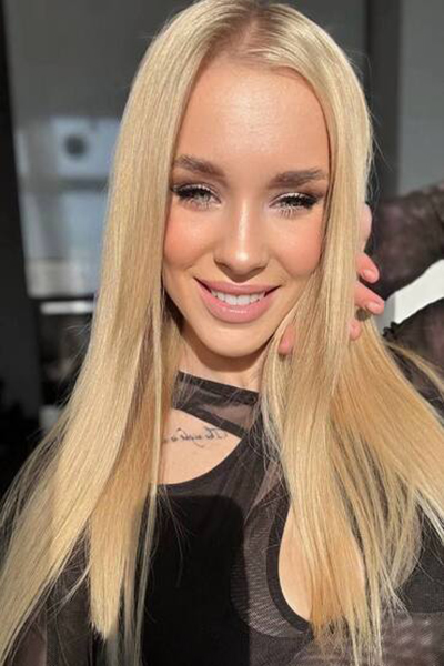 Enchanting Gaze: Veronika, 22 y.o. from Odesa, Ukraine — VeronikaLove