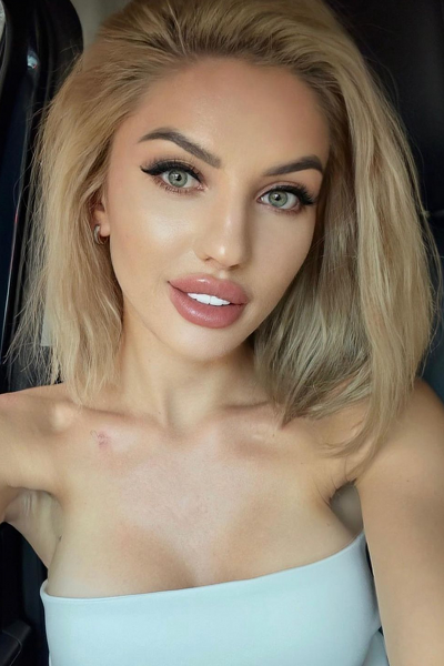 Enigmatic Allure: Alina, 29 y.o. from Kyiv, Ukraine — VeronikaLove