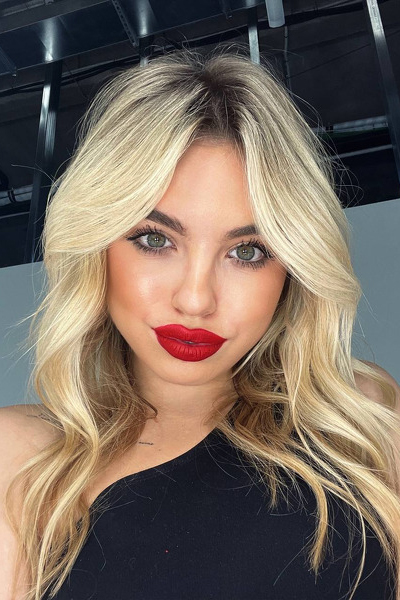 Captivating Beauty: Anna, 24 y.o. from Kyiv, Ukraine — VeronikaLove