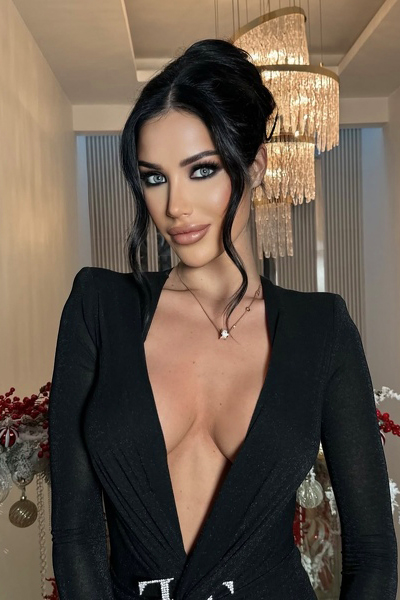 Enchanting Charisma: Arina, 22 y.o. from Odesa, Ukraine — VeronikaLove