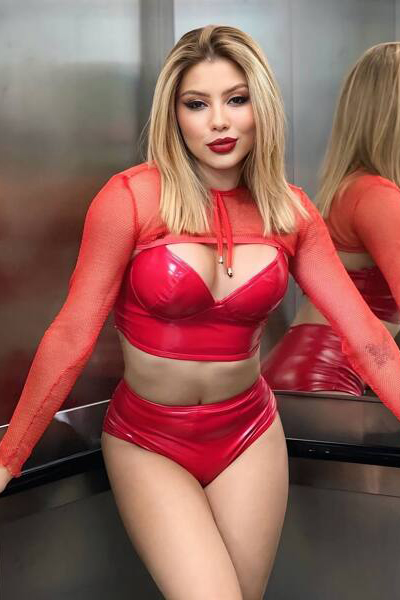 Enigmatic Beauty: Jennyfer Kauana, 25 y.o. from Estado de Espirito Santo, Brazil — VeronikaLove