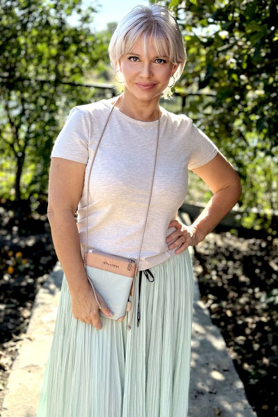 Dazzling Olena, 56 y.o. from Dnipro, Ukraine with Blonde hair — VeronikaLove