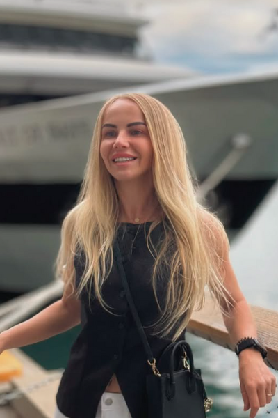 Serene Lesya, 36 y.o. from Illinois, United States with Blonde hair — VeronikaLove