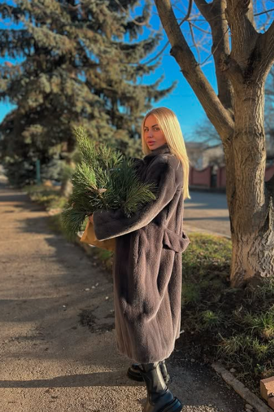 Serene Lesya, 36 y.o. from Illinois, United States with Blonde hair — VeronikaLove