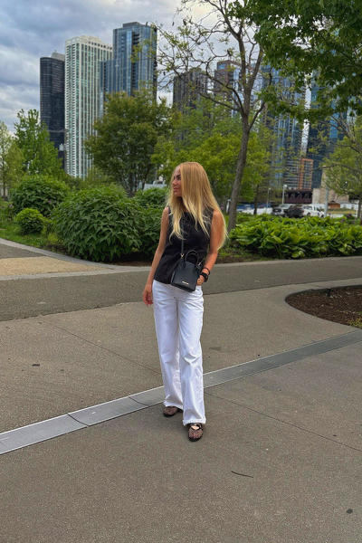 Serene Lesya, 36 y.o. from Illinois, United States with Blonde hair — VeronikaLove