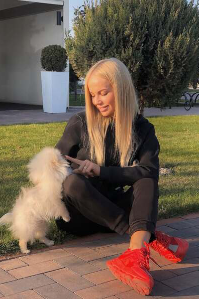 Serene Lesya, 36 y.o. from Illinois, United States with Blonde hair — VeronikaLove