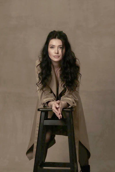 Joyful Oksana, 33 y.o. from Kyiv, Ukraine with Black hair — VeronikaLove
