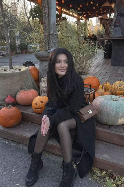 Joyful Oksana, 33 y.o. from Kyiv, Ukraine with Black hair — VeronikaLove
