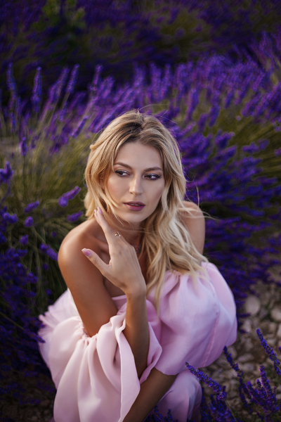 Enchanting Aura: Yuliia, 30 y.o. from Kyiv, Ukraine — VeronikaLove
