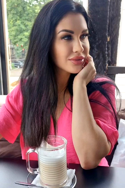 Magnetic Allure: Kateryna, 40 y.o. from Dnipro, Ukraine — VeronikaLove